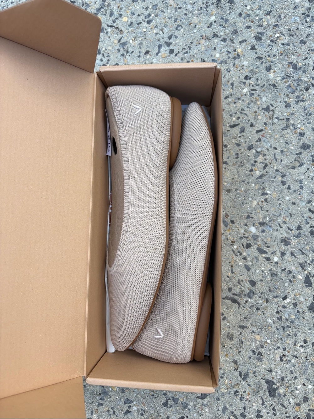 Vivaia tan almond women’s slip on knit ballet flats new in box - Picture 2 of 4